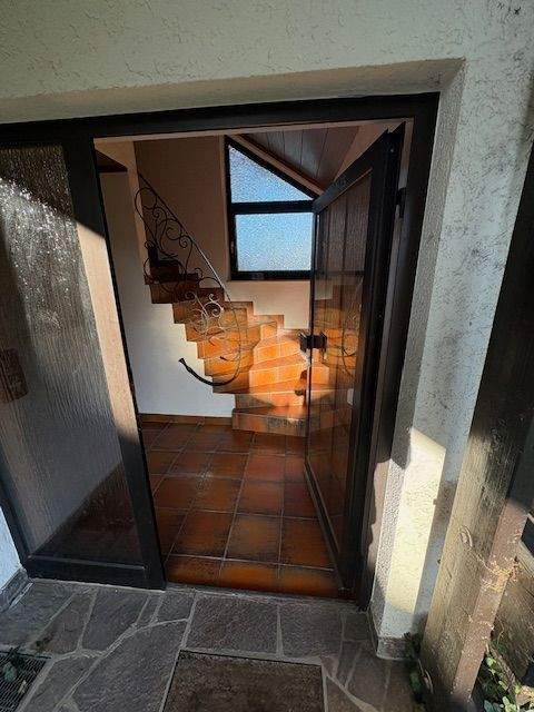 Attraktives 2-Familienhaus in idyllischer Lage mit tollem Grundstück & Ausbaupotential – Waldbrunn – Vorschaubild 3