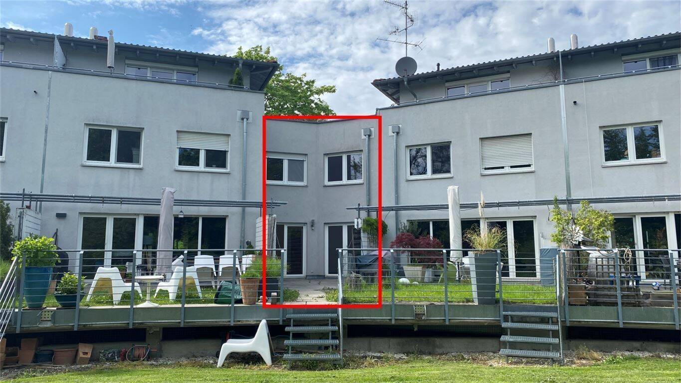 MODERNISIERTES RMH MIT TERRASSE UND TG-STELLPLATZ IN BELIEBTER LAGE AM GALGENBERG – Ulm – Vorschaubild 2