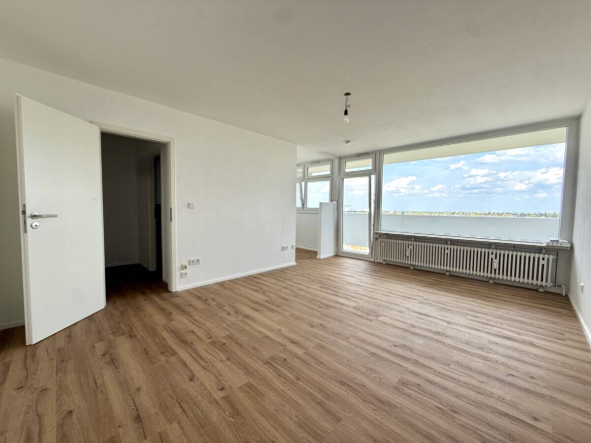 Renoviert & flexibel nutzbar - Apartment mit Panoramablick, großem Balkon und TG-Stellplatz – München – Vorschaubild 2