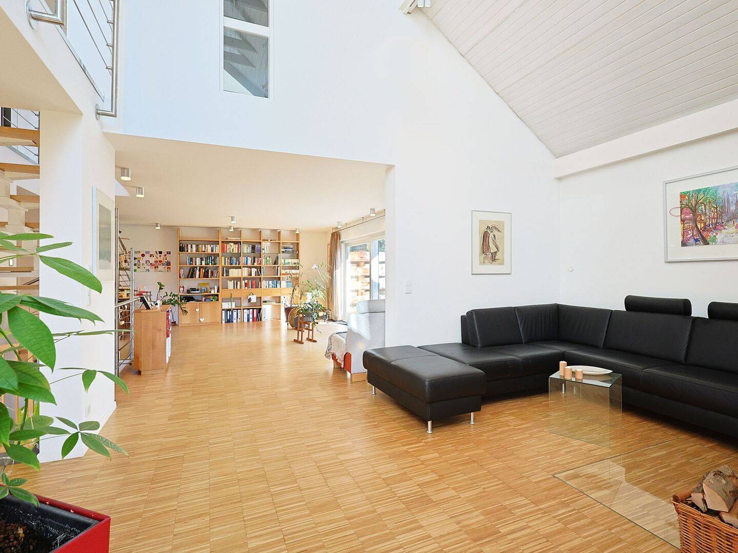 Raum für Lebensträume - Einfamilienhaus mit Einliegerwohnung und Gartenidylle – Nufringen – Vorschaubild 3
