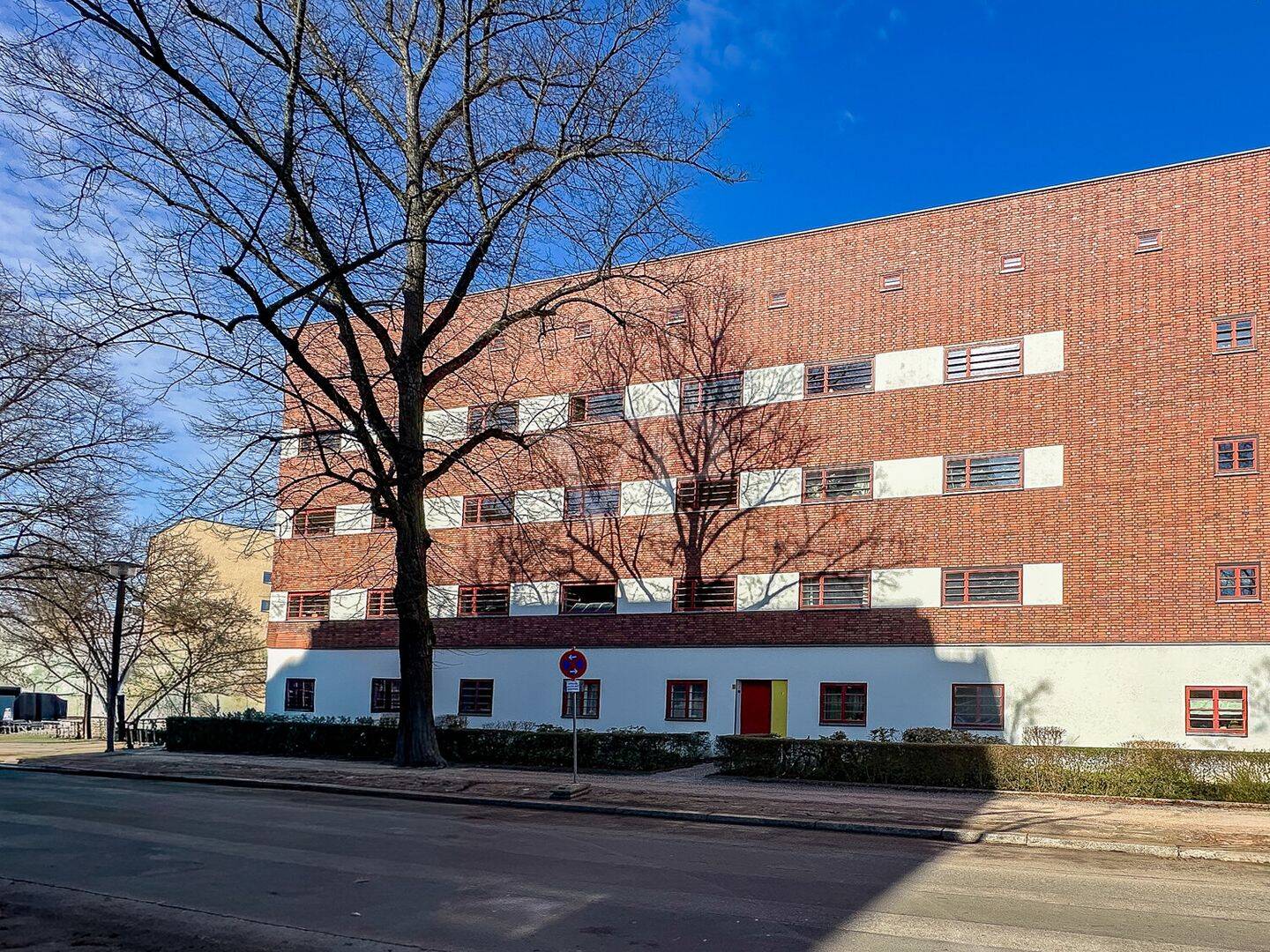 Stilvolle 3-Zimmer Wohnung in denkmalgeschütztem Bauhaus-Ensemble – Berlin – Vorschaubild 9