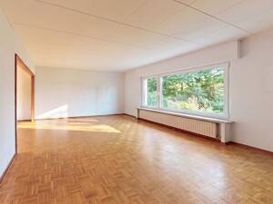 Großzügiges 6-Zimmer-Haus mit Terrasse, Keller und vielseitiger Nutzung