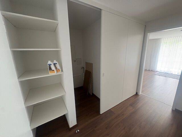 RUHIGE LAGE! 1-Raum-Wohnung mit großem Balkon und Einbauküche – Chemnitz – Vorschaubild 4