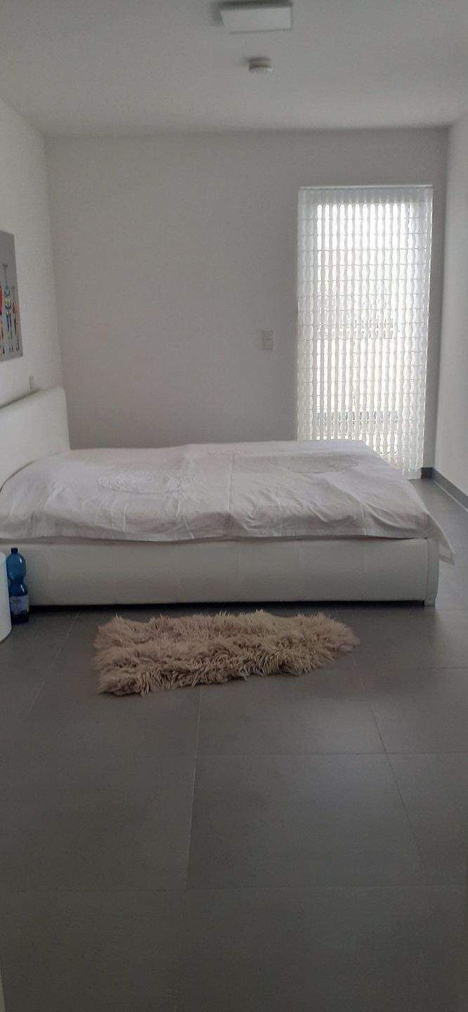 Penthaus, Dachterrasse ,2 Bäder, exclusive Küche und Klimaanlage , 2 Tiefgaragenplätze – Saarbrücken – Vorschaubild 9