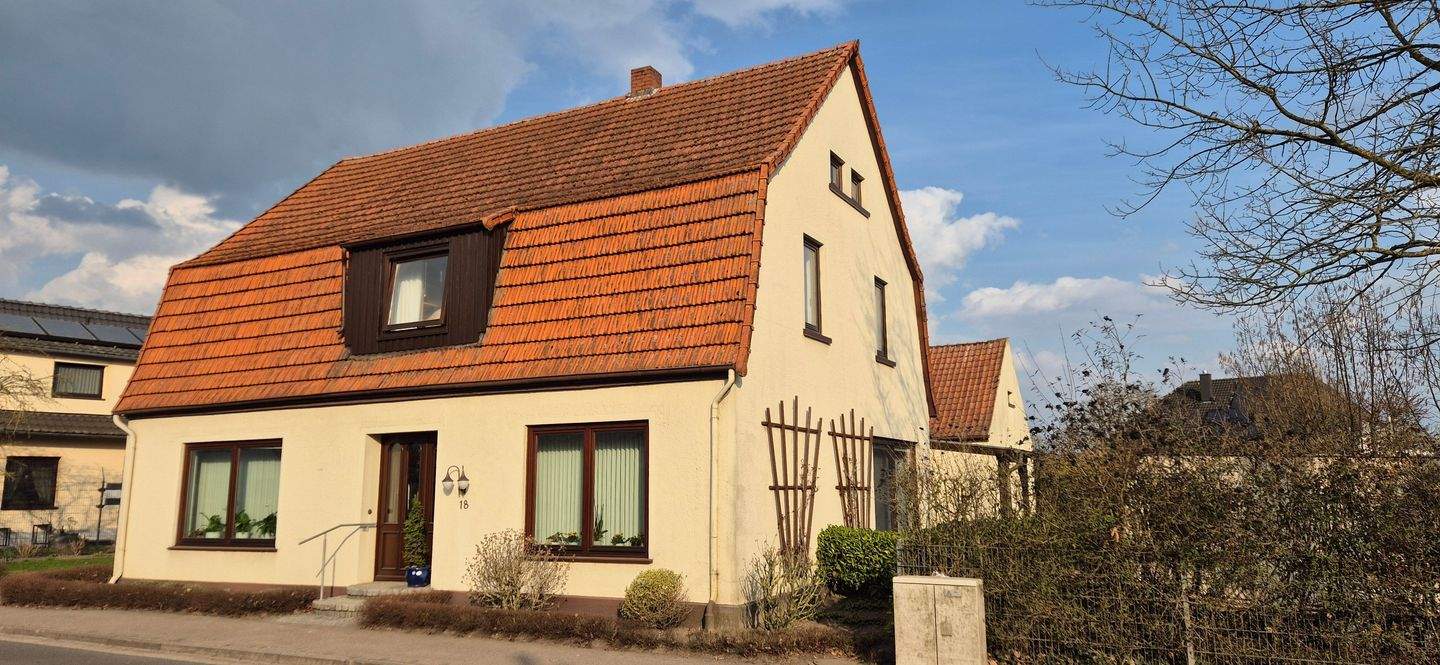 Großzügiges Einfamilienhaus mit Nebengebäude und liebevoll angelegtem Garten zu verkaufen – Ottersberg – Vorschaubild 3