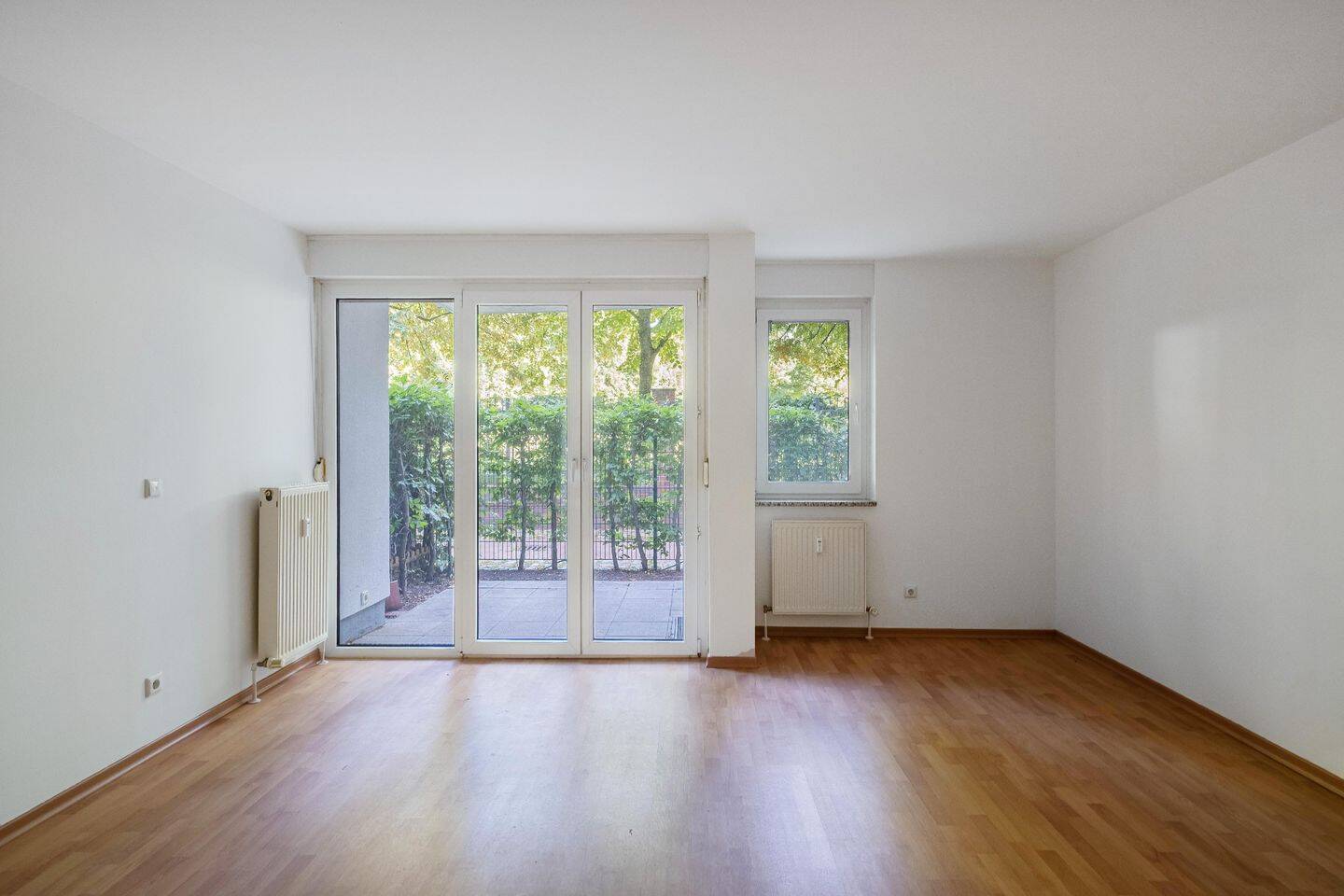 Helle Erdgeschosswohnung mit Terrasse