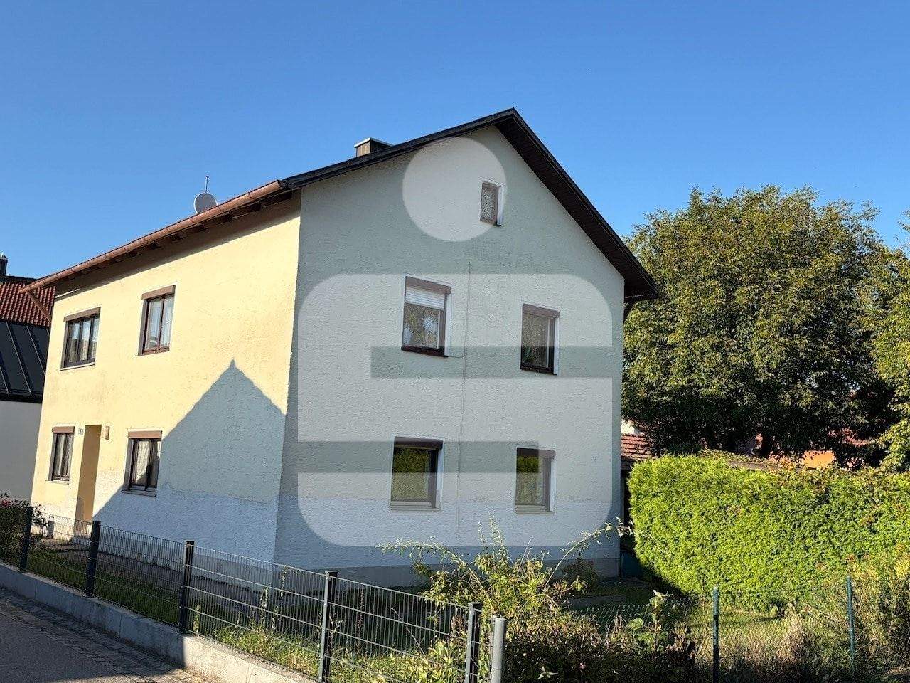 Haus mit Potential in Pocking – Pocking – Bild 1 von 9