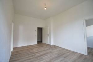 Frisch renoviert! Zentrale 2-Zi-Whg zu vermieten – 40211 Düsseldorf – Vorschaubild 4