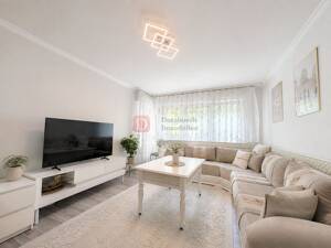 Top!! Sehr Gepflegte 2-Zimmer-Wohnung mit Balkon und Einbauküche – 65933 Frankfurt am Main – Vorschaubild 3