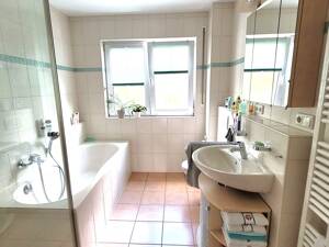 Wie aus dem Ei gepellt! Moderne und wunderschöne 4-Zi.-Premium-ETW in Bestlage zwischen Meilwald und Schwabachgrund – 91054 Erlangen – Vorschaubild 4