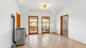 Dachgeschosswohnung mit EBK, Loggia, Garage & schönem Ausblick in Eging am See – 94535 Eging a.See – Vorschaubild 5