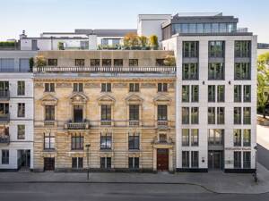 MODERNE ERDGESCHOSSWOHNUNG AM HOFGARTEN