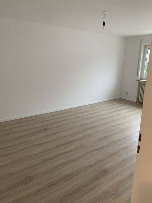 Vollständig renovierte Wohnung mit drei Zimmern, EBK und Balkon in Heilbronn- Böckingen – Heilbronn – Vorschaubild 4