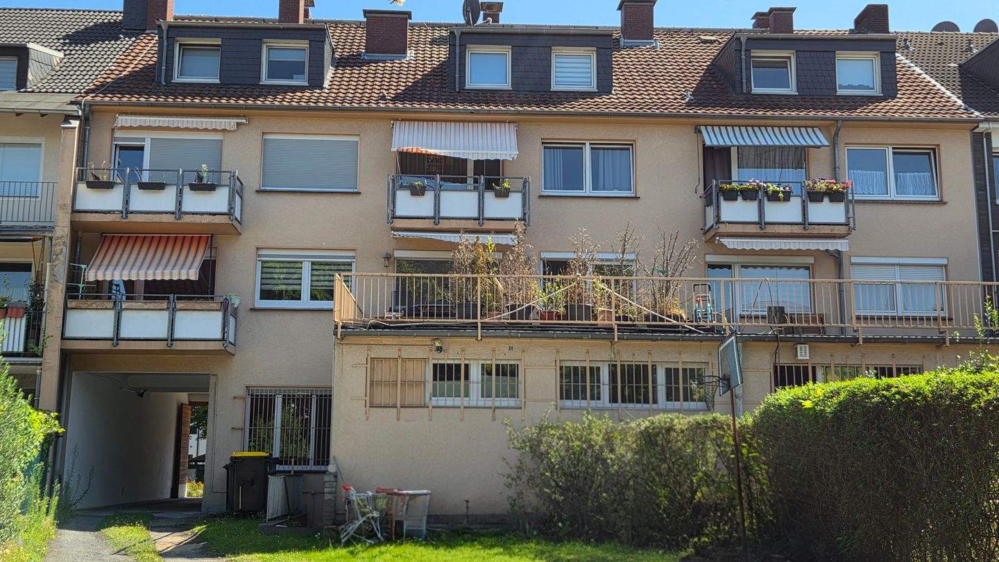 Gepflegtes Mehrfamilienhaus mit Ladenlokal in Wanheimerort – Duisburg – Vorschaubild 3