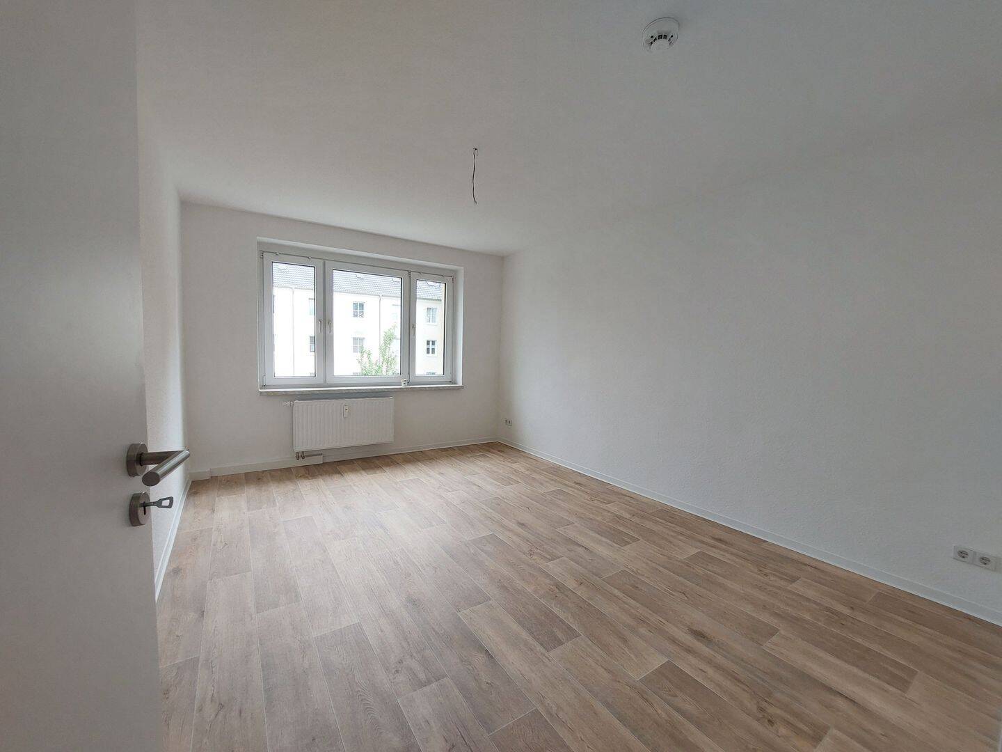 3-Raumwohnung mit Balkon und Wanne – Chemnitz – Vorschaubild 7