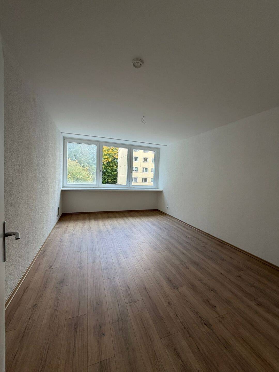 Frisch renovierte 4-Zimmer Wohnung mit Balkon [VAC-12920] – Karlsruhe – Vorschaubild 7