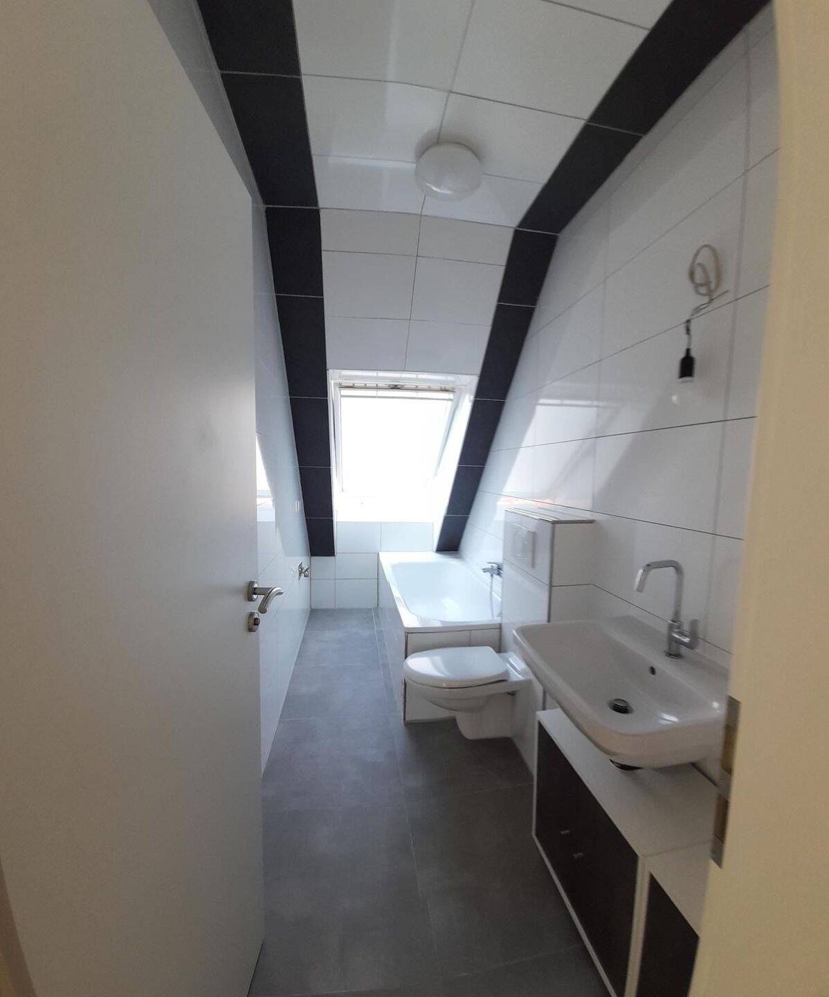 3 Zimmer Dach Wohnung zu vermieten in Oberschleißheim – Oberschleißheim – Vorschaubild 7