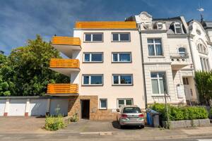Bonn-Südstadt: 4 Zimmer mit Balkon - selbst einziehen oder clever als WG vermieten