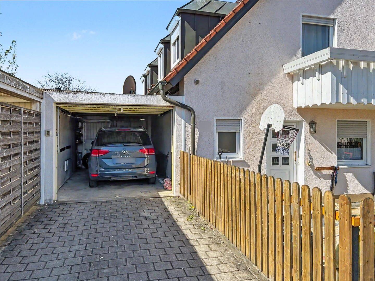 Gepflegte Doppelhaushälfte mit Garten und Einzelgarage in Ingolstadt-Etting – Ingolstadt – Vorschaubild 2