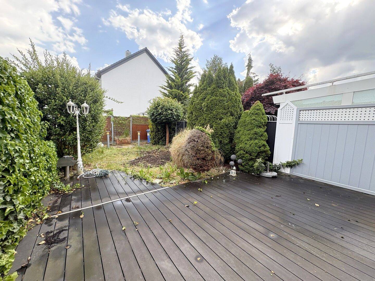 Ihr neues Zuhause: Gepflegtes RMH mit Gartenidylle und Ausbaupotenzial in Nürnberg-Weiherhaus – Nürnberg – Vorschaubild 2