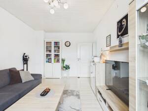 4 Zimmer Wohnung mit Balkon in gepflegtem Mehrfamilienhaus – 67063 Ludwigshafen am Rhein – Vorschaubild 2