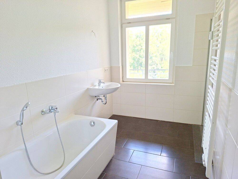 !! 5-Zimmer-Wohnung mit 2 Bädern, 2 Balkonen und PKW-Stellplatz !! – Chemnitz – Vorschaubild 8