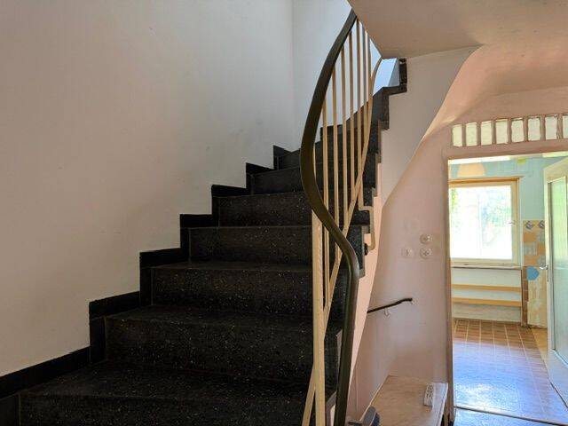 Renovierungsbedürftiges Reihenmittelhaus in sehr guter Wohnlage, 1 Garage, 90491 Nürnberg – Nürnberg – Vorschaubild 4