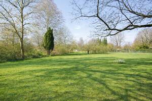 Rarität in idyllischer Lage: 6-Zi.-Wohnjuwel mit ca. 5.800 m² Traumgrundstück und Teichzugang – 21037 Hamburg – Vorschaubild 4
