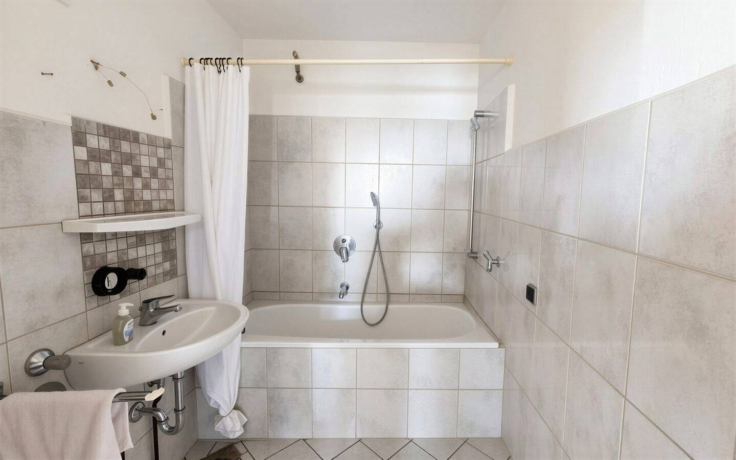 Helle 2-Zimmer-Wohnung mit Balkon in Hannover-Vahrenheide! – Hannover – Vorschaubild 5