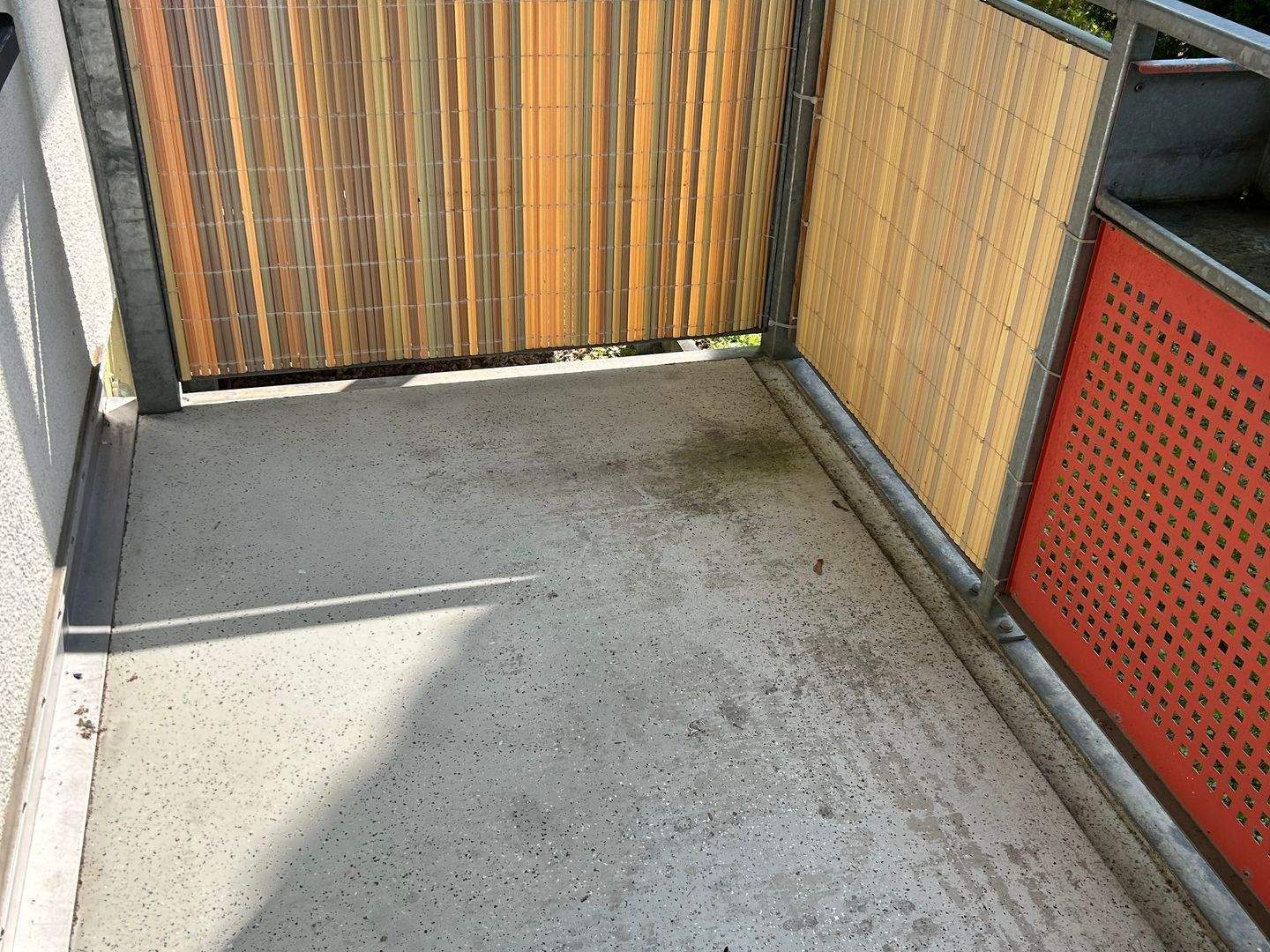 ATTRAKTIVE WOHNUNG MIT SÜD - BALKON SUCHT NETTEN MIETER !!! – Chemnitz – Vorschaubild 2