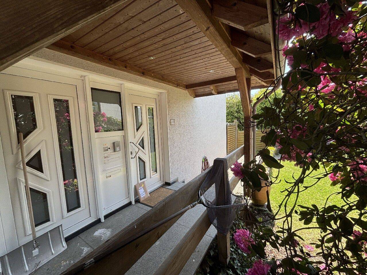 Helle und freundliche 5-Zimmer-ETW mit Garten, Terrasse und 2 Stellplätzen ! – Mettmann – Vorschaubild 2