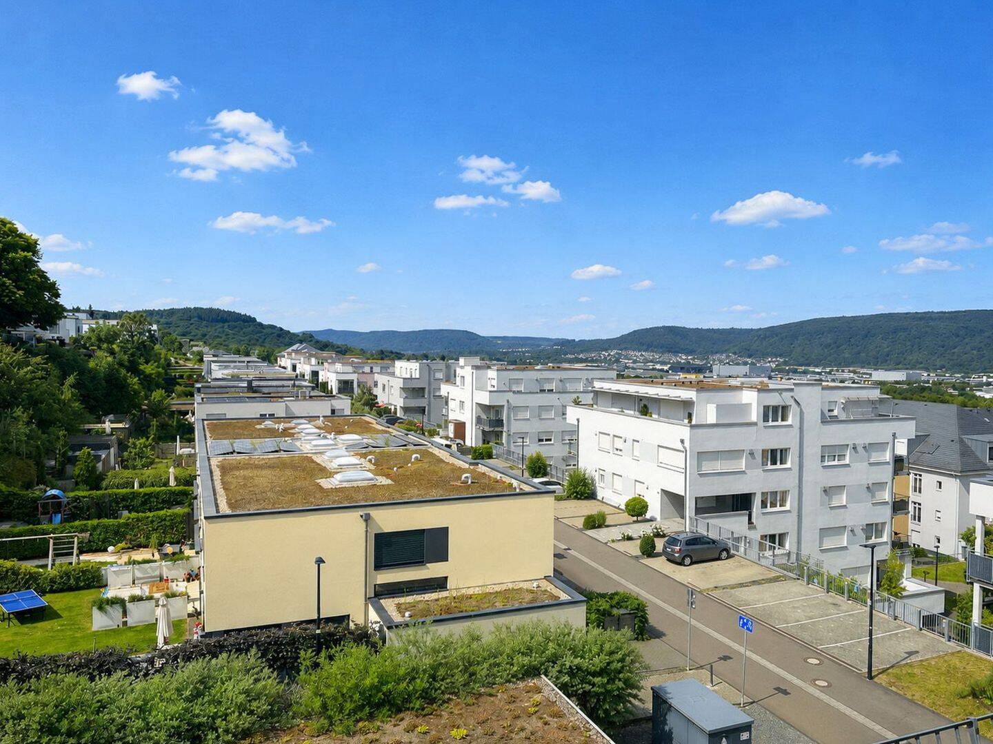 Moderne ETW mit Dachterrasse und 2 PKW Stellplätzen – Trier – Vorschaubild 3