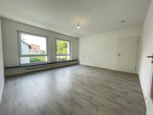 *Balkonwohnung*modernisiert*Wannenbad*gedämmtes Haus*ruhige Lage* – 45359 Essen – Vorschaubild 2