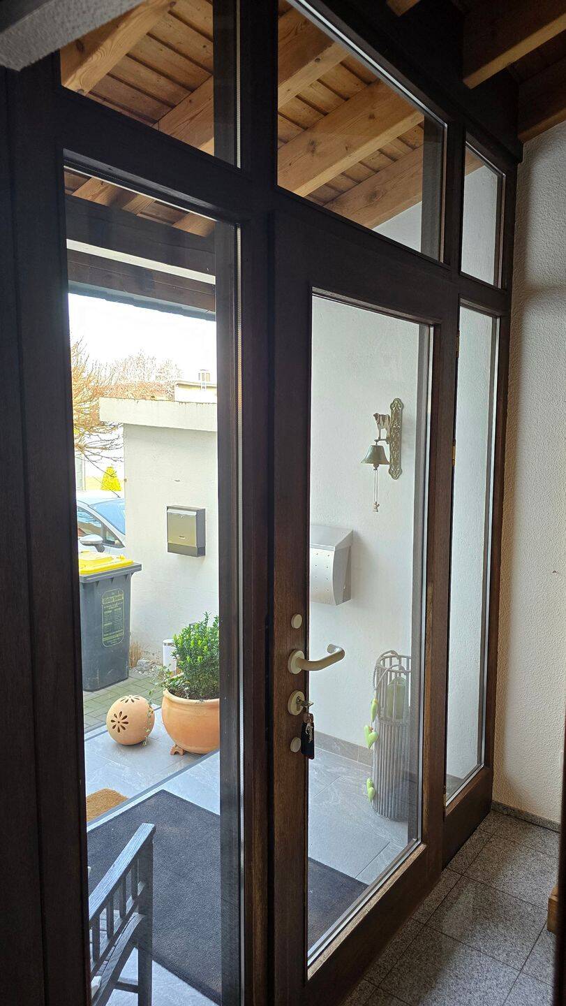 Modernisierte Doppelhaushälfte mit Einliegerwohnung, großem Garten, Terrasse und Garage – Duisburg – Vorschaubild 4