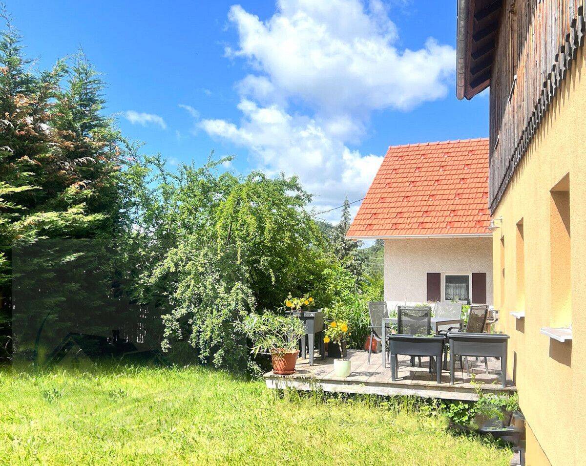 Wohnhaus mit Einliegerwohnung auf großzügigem Grundstück, schöne, ruhige Lage
