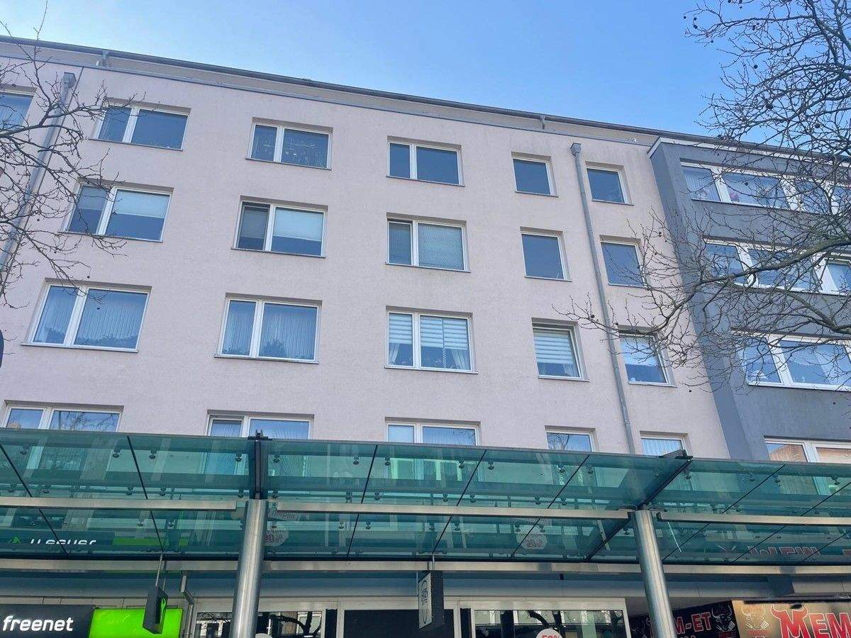 Bremerhaven-Zentrum // Zentral leben mit Komfort - 3-Zimmer-Wohnung mitten in der Fußgängerzone