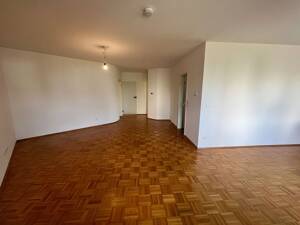 Große Vierzimmerwohnung mit Garage und Gartenanteil in Laubenheim – 55130 Mainz – Vorschaubild 2