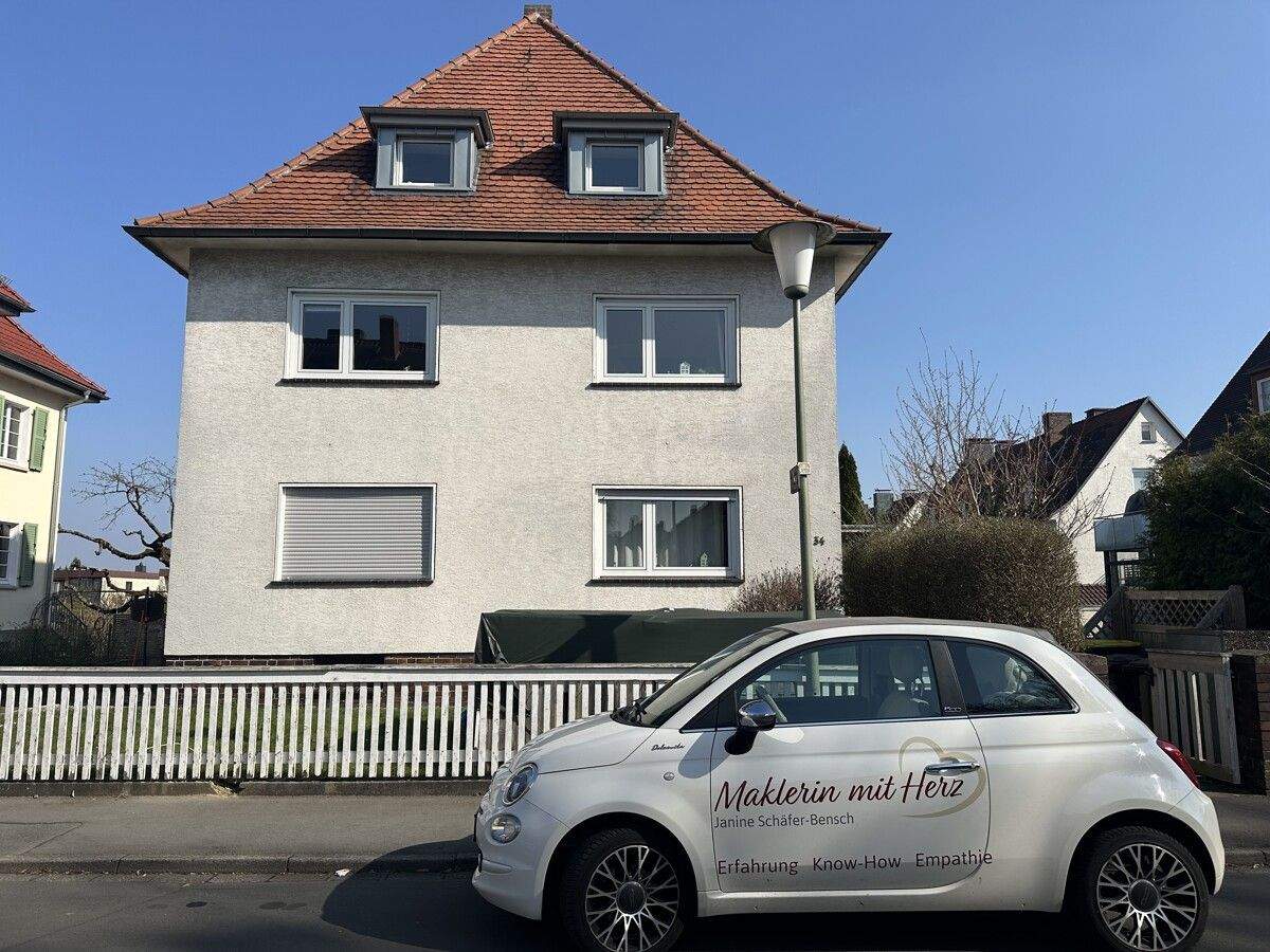 Gepflegtes Mehrfamilienhaus mit 3 Wohneinheiten, laufender Modernisierung und attraktiver Mieteinnahme! – Kassel – Bild 1 von 9