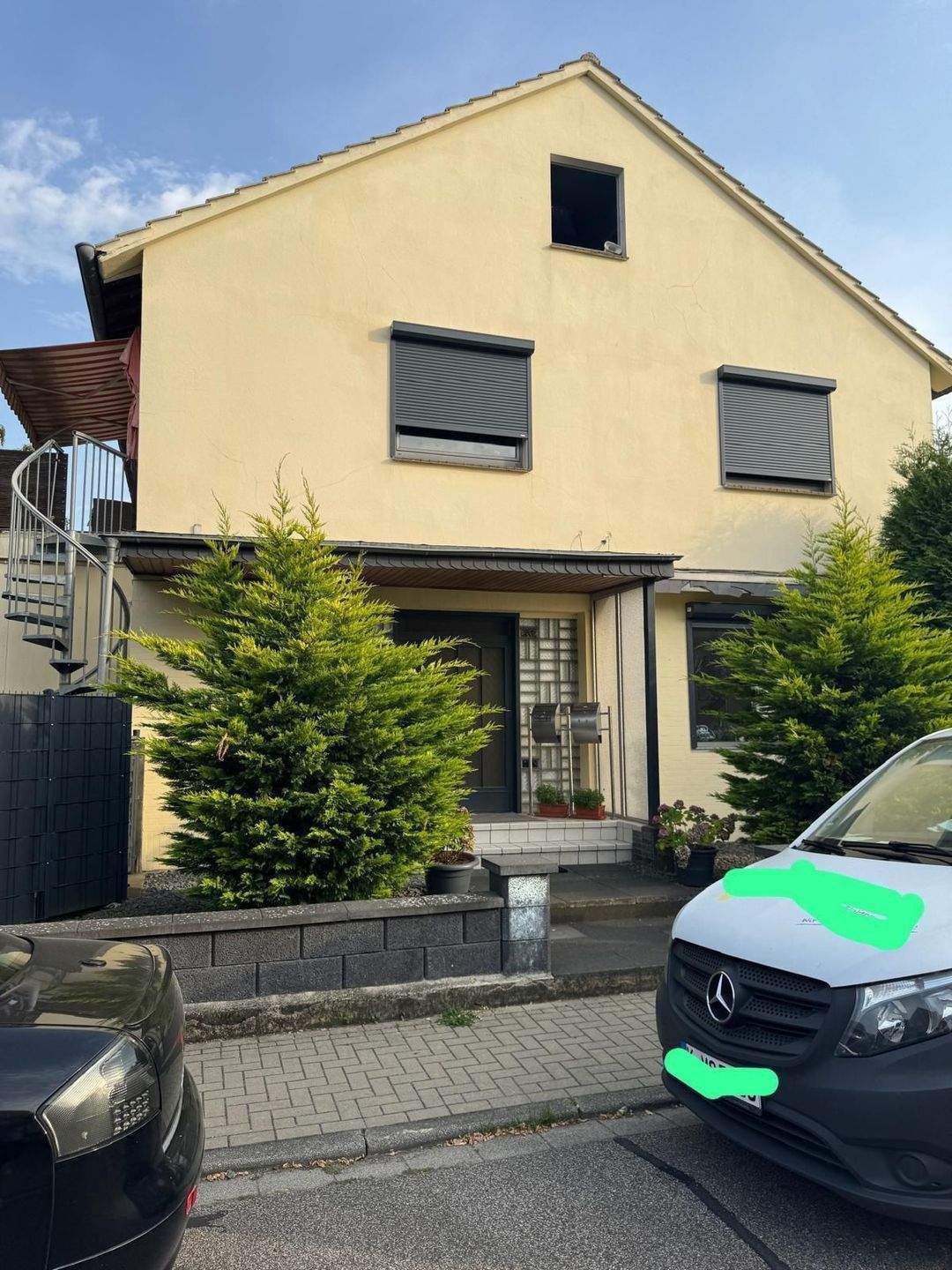 Dreifamilienhaus auf attraktivem Eckgrundstück in Kerpen Buir – Kerpen – Vorschaubild 3
