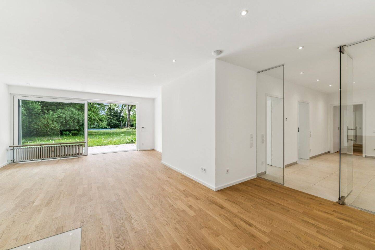 Exklusive Gartengeschosswohnung mit Terrasse nahe St. Emmeramsmühle