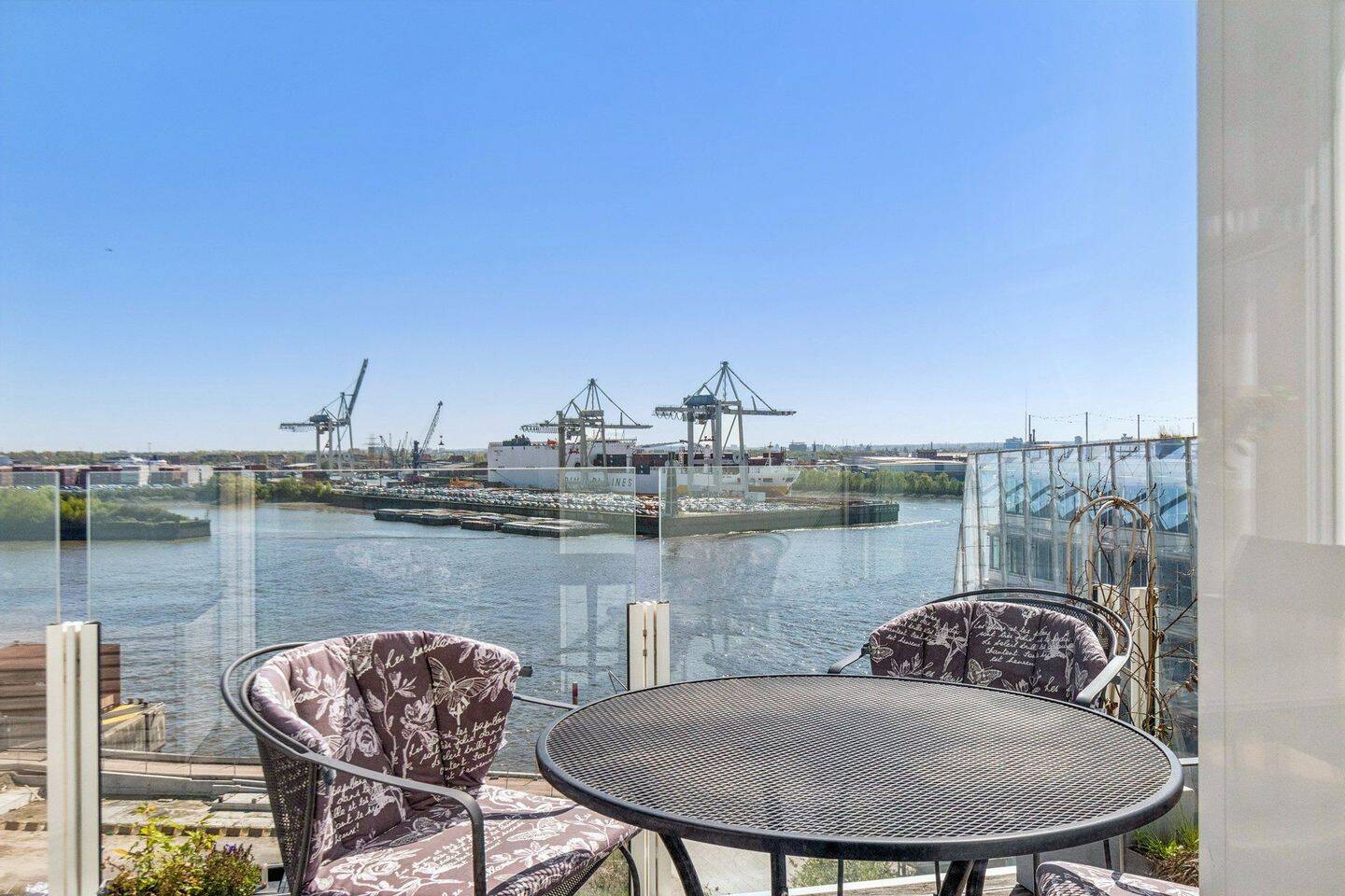 Urbaner Luxus trifft Waterfront-Living - einzigartige Designerwohnung an der Elbe – Hamburg – Vorschaubild 2