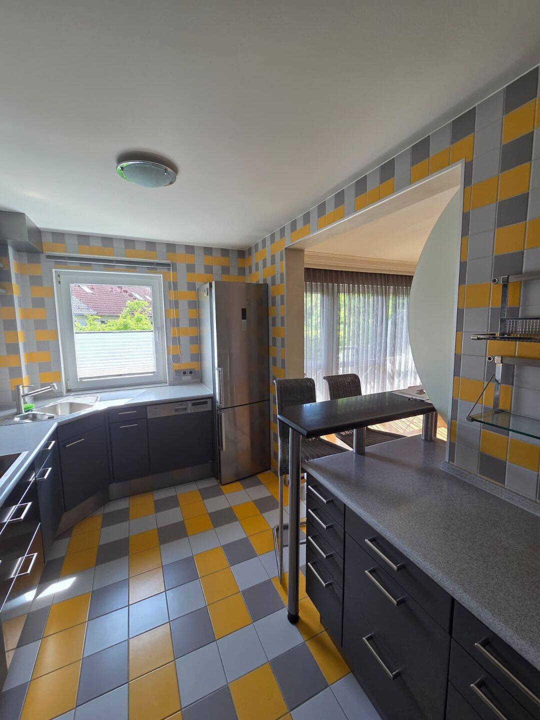 Attraktive 105-qm-Wohnung in ruhiger Lage mit hervorragender Anbindung in Nürnberg – Nürnberg – Vorschaubild 8