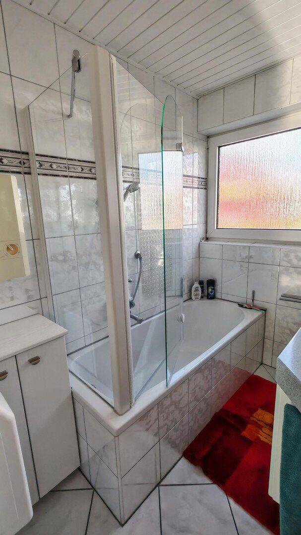 Lichtdurchflutete 3,5 / 4 Zimmerwohnung 1.OG ca.90 m2 mit großem Balkon Weinstadt-Endersbach – Weinstadt – Vorschaubild 7