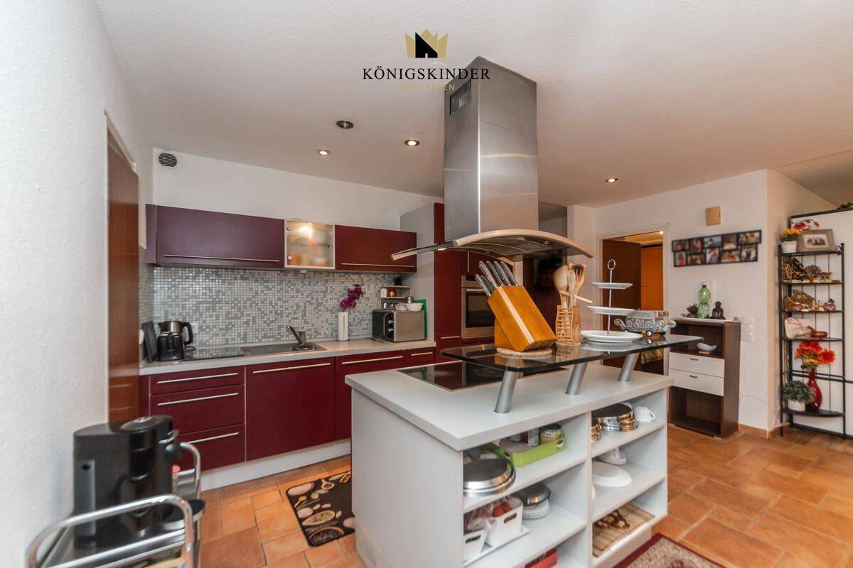 Modernisierte 4-Zimmer-Wohnung mit Panoramablick von 3 Balkonen – Stuttgart – Vorschaubild 7
