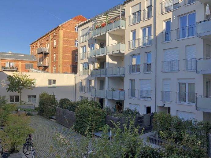Apartement mit West-Loggia, Altstadt, 1 Zimmer, 40 m², TG, Lift, grüner Innenhof, EBK, Superausstattung