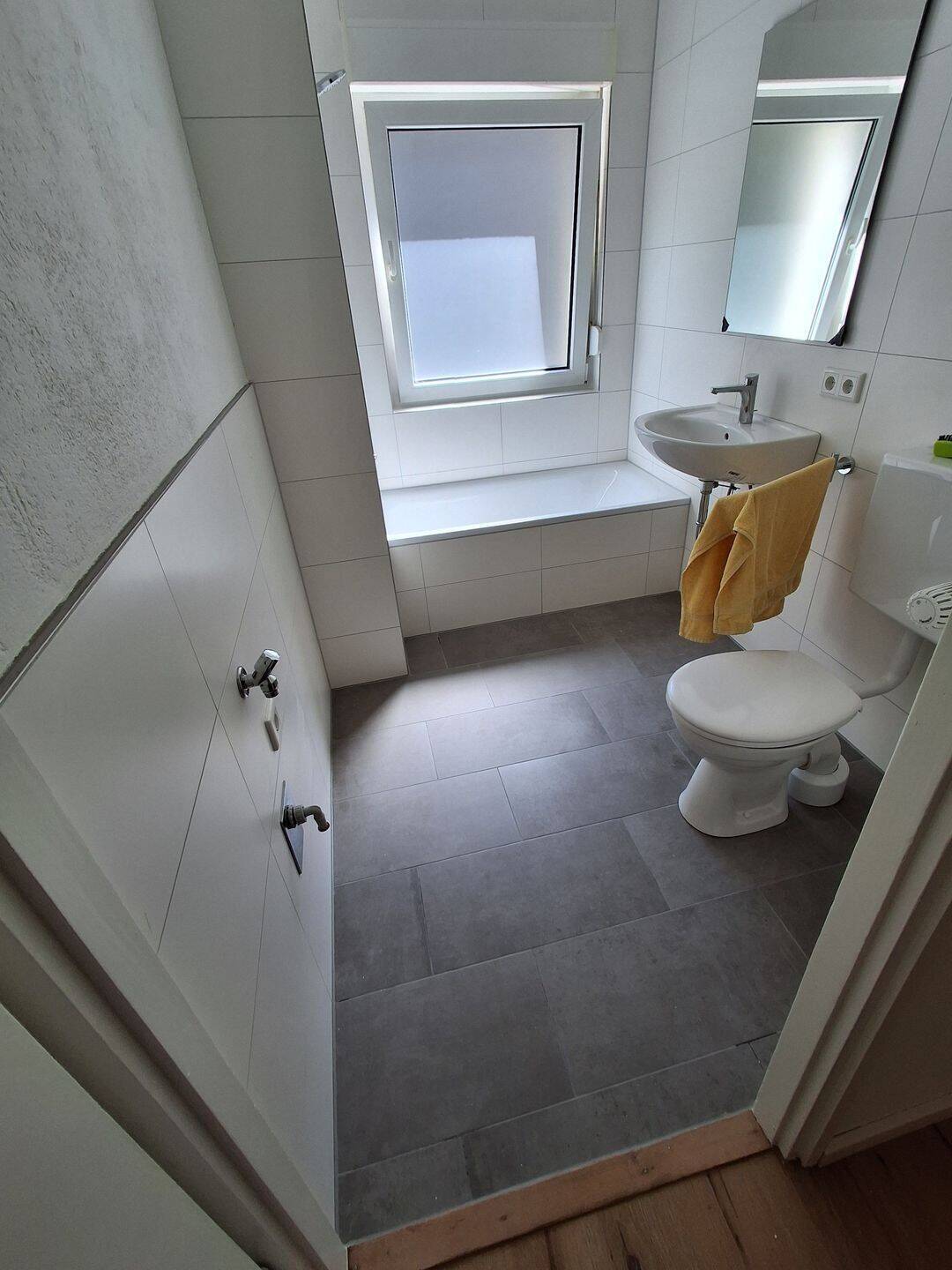 Helle und Feundliche 3-Zimmer-Wohnung im Hochparterre in der Kappengasse - Kernsaniert - Nähe Weißer Turm in Nürnberg – Nürnberg – Vorschaubild 3