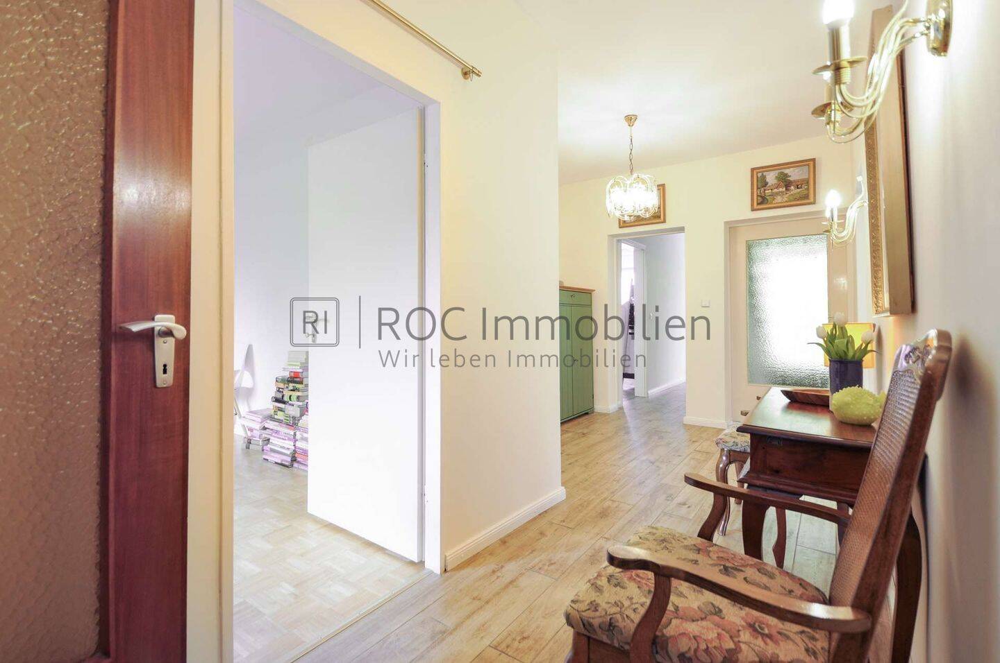 Teilsanierter 70er Jahre Klassiker mit ca. 345,25 m² Wohn-, Nutzfläche! Berlin-Marienfelde – Berlin – Vorschaubild 3