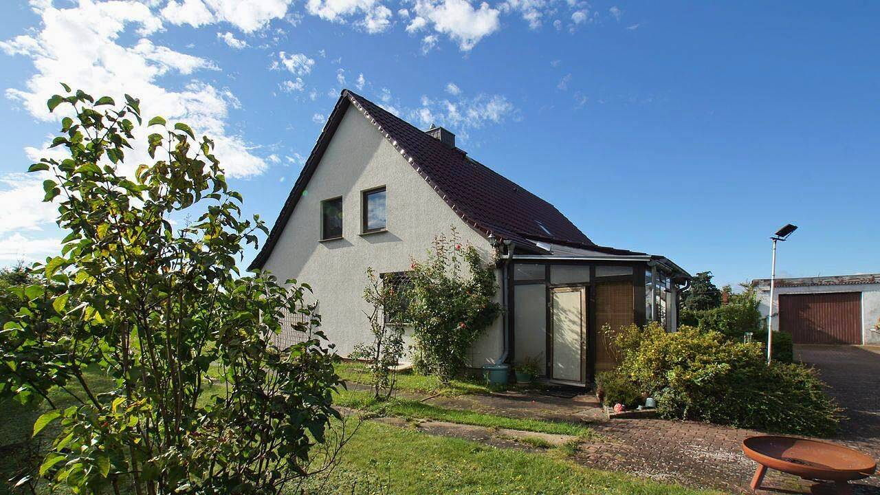 Schönes Einfamilienhaus auf großem Grundstück in ruhiger Lage des Heckelberger Ortsteils Brunow – Heckelberg-Brunow – Vorschaubild 3