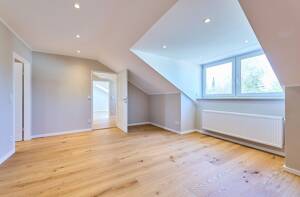 Exklusiv sanierte 4-Zimmer-Wohnung in begehrter Lage - sofort bezugsfertig – 81827 München – Vorschaubild 2