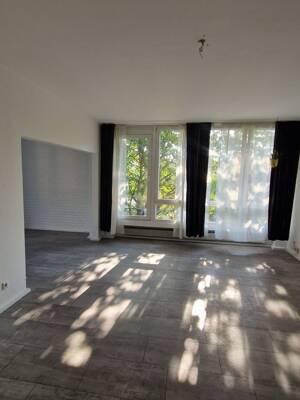 Schöne helle 3,5 Zimmer-Wohnung – 40231 Düsseldorf – Vorschaubild 2